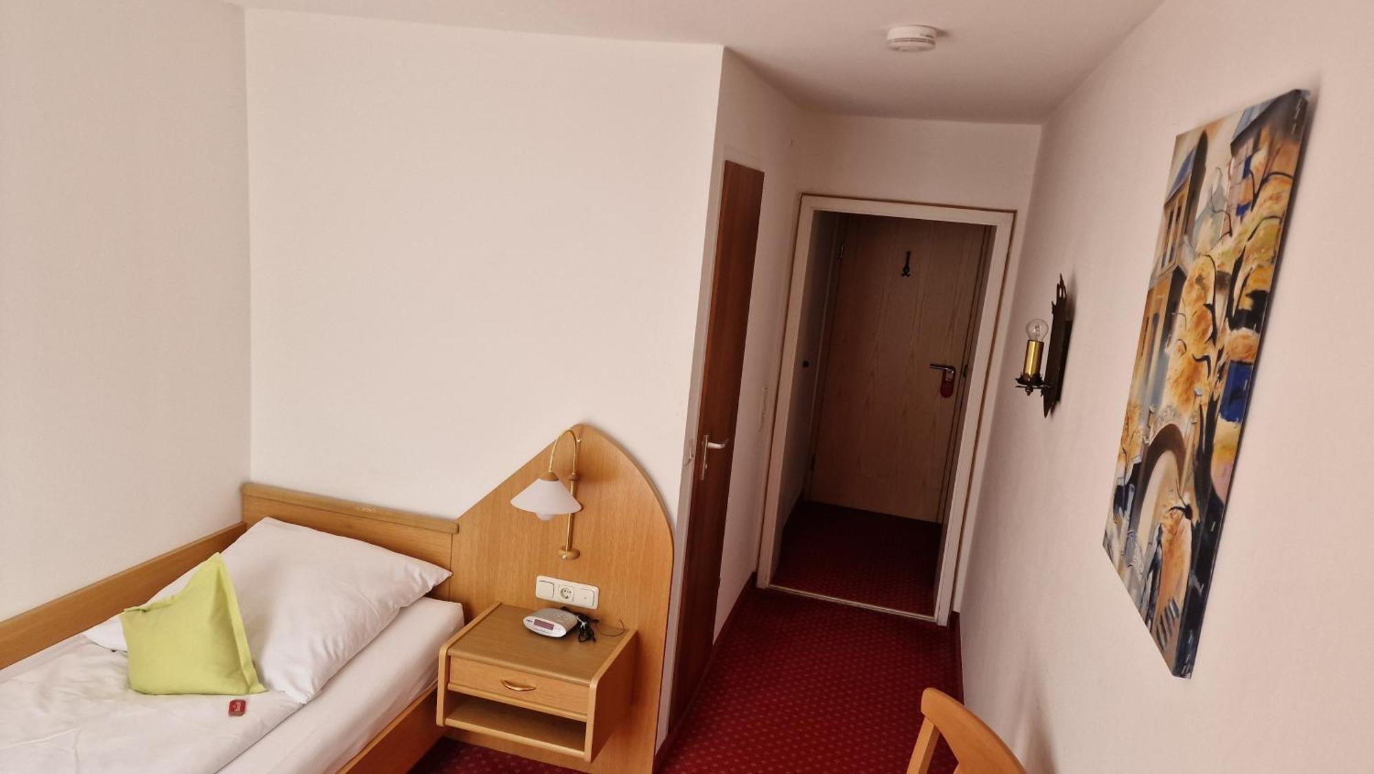 Hotel Restaurant Fruehlingsgarten Fussen Bilik gambar